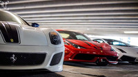 Veřejná parkovací garáž ukrývá nevšední sbírku automobilů v hodnotě přes 100 milionů korun