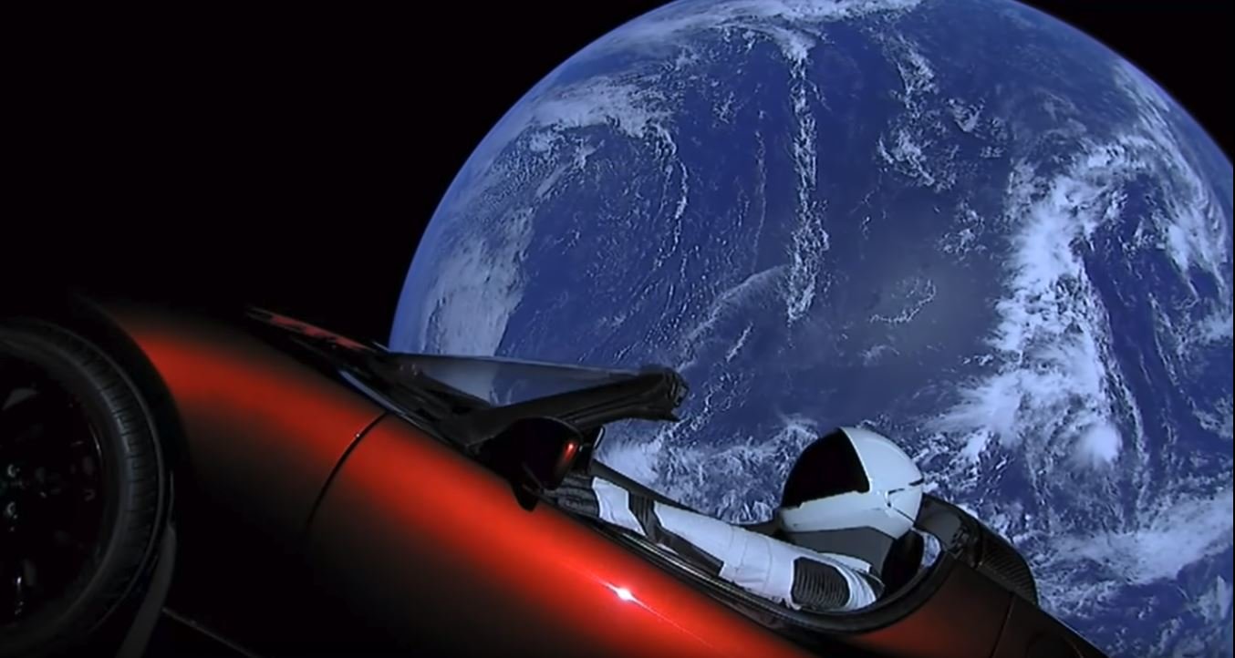 Tesla Roadster ve vesmíru