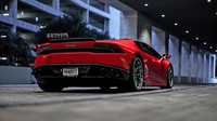 Lamborghini Huracán v barvě Rosso Corsa na kolech Strasse Wheels vypadá jednoduše famózně