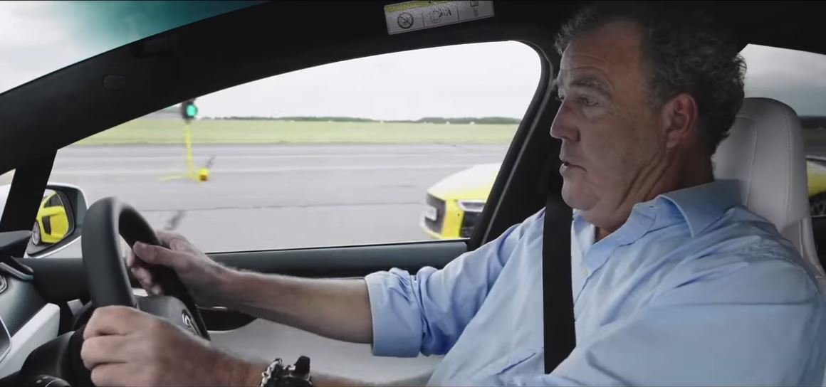 Jeremy Clarkson se usadil za volat Tesly Model X, s kritikou mu radilo 6 advokátů
