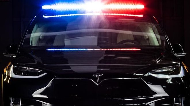 Tesla Model X kanadské policie vyvolala velkou kontroverzi