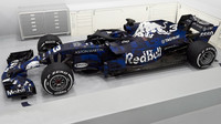 Přechodné zbarvení Red Bull RB14 z minulého týdne