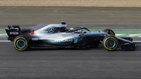Lewis Hamilton prohání nový Mercedes W09