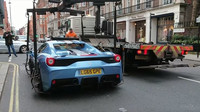 Nepojištěné Ferrari 458 policisté na místě odtáhli
