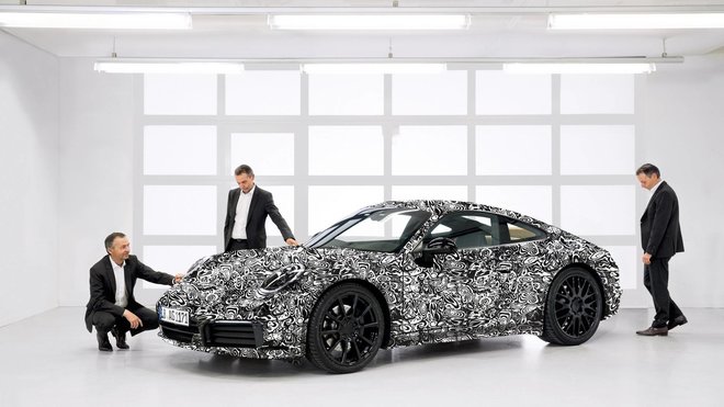 První oficiální snímky nového Porsche 911 generace 992