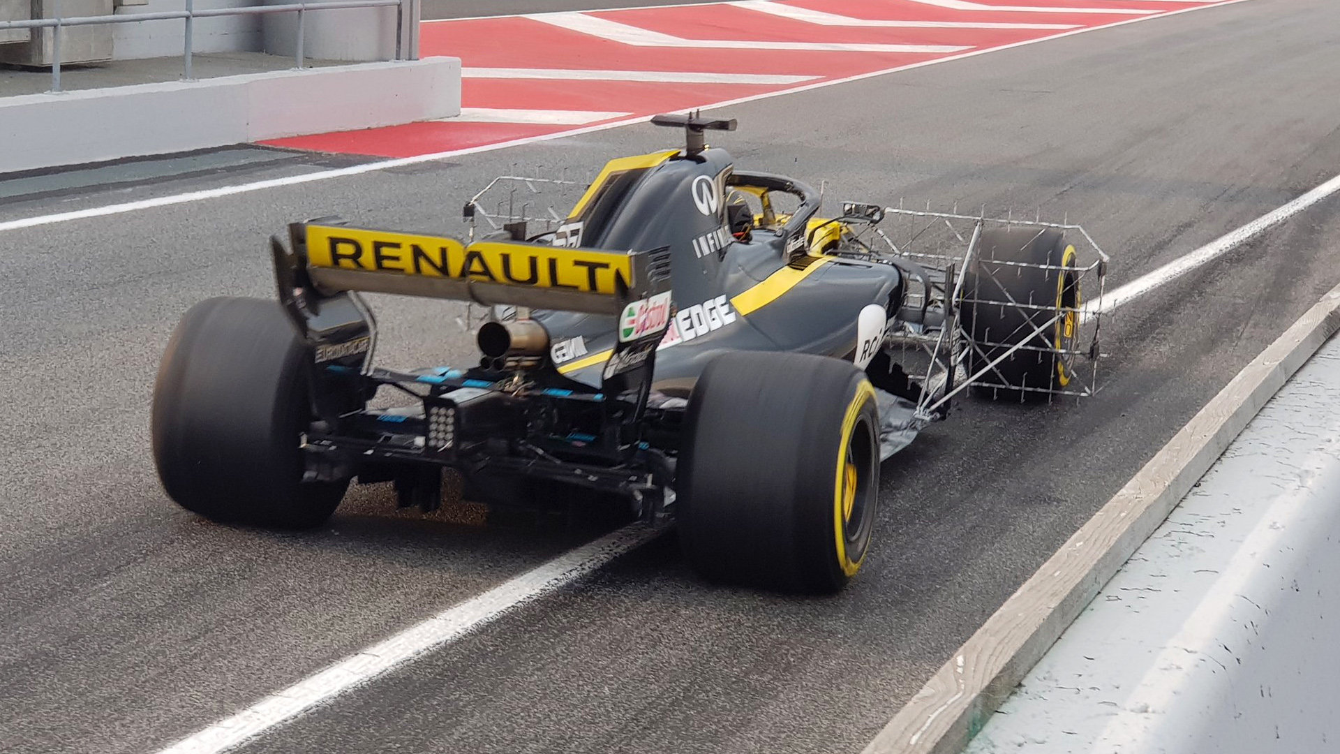 Soupeři si na řešení Renaultu stěžovali, FIA na něm nic závadného ale nenašla