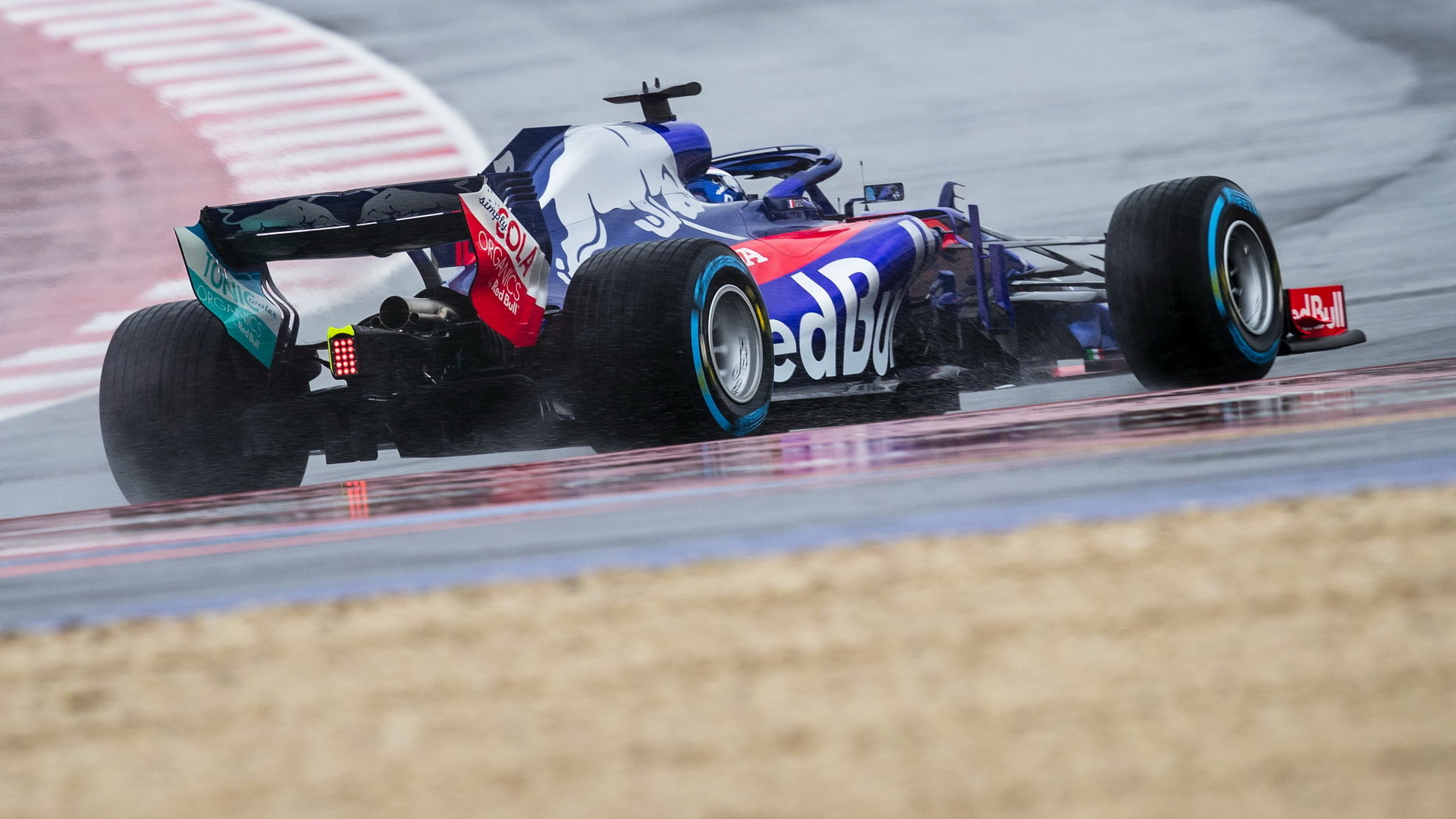 Pierre Gasly za deště otestoval novů vůz Toro Rosso STR13 - Honda v Misanu
