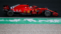 Sebastian Vettel při prvních předsezonních testech v Barceloně
