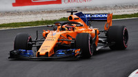 McLarenu se čtvrtý den v Barceloně konečně daří