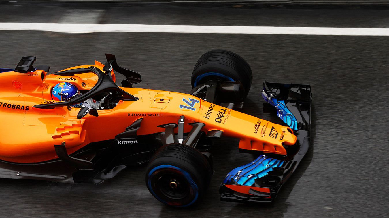 Fernando Alonso s Mclarenem MCL33 za nepohody při testech v Barceloně