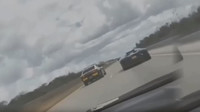 Policisté ve služebním Dodge Charger vyzvali k závodu Lamborghini Aventador
