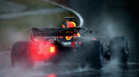 Daniel Ricciardo za nepohody při testech v Barceloně