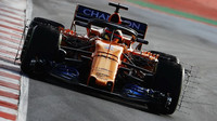 Stoffel Vandoorne s McLarenem MCL33 během prvních předsezónních testů v Barceloně