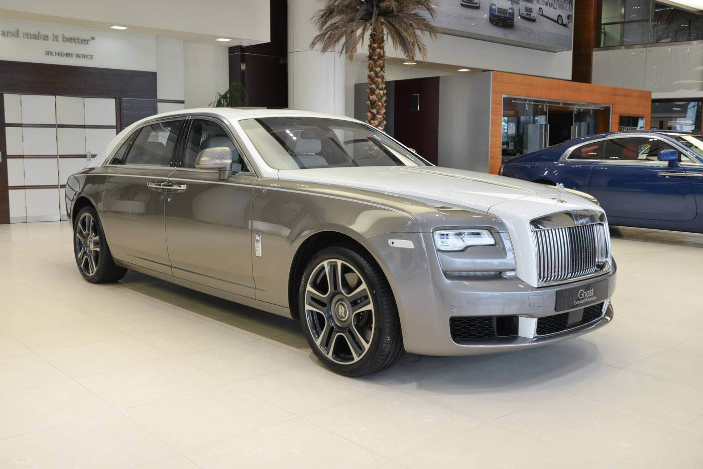 Jedinečný Rolls-Royce Ghost dostal výzdobu inspirovanou islámským uměním a architekturou