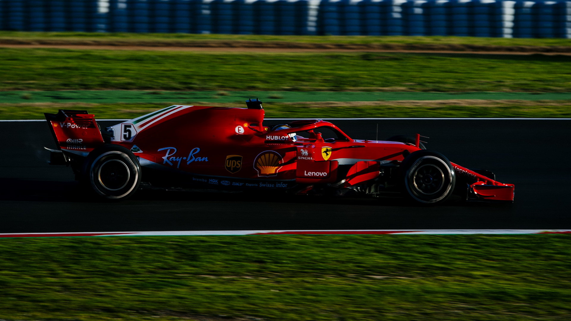 Ferrari hlásí pokroky, bude to ale na Stříbrné šípy stačit?