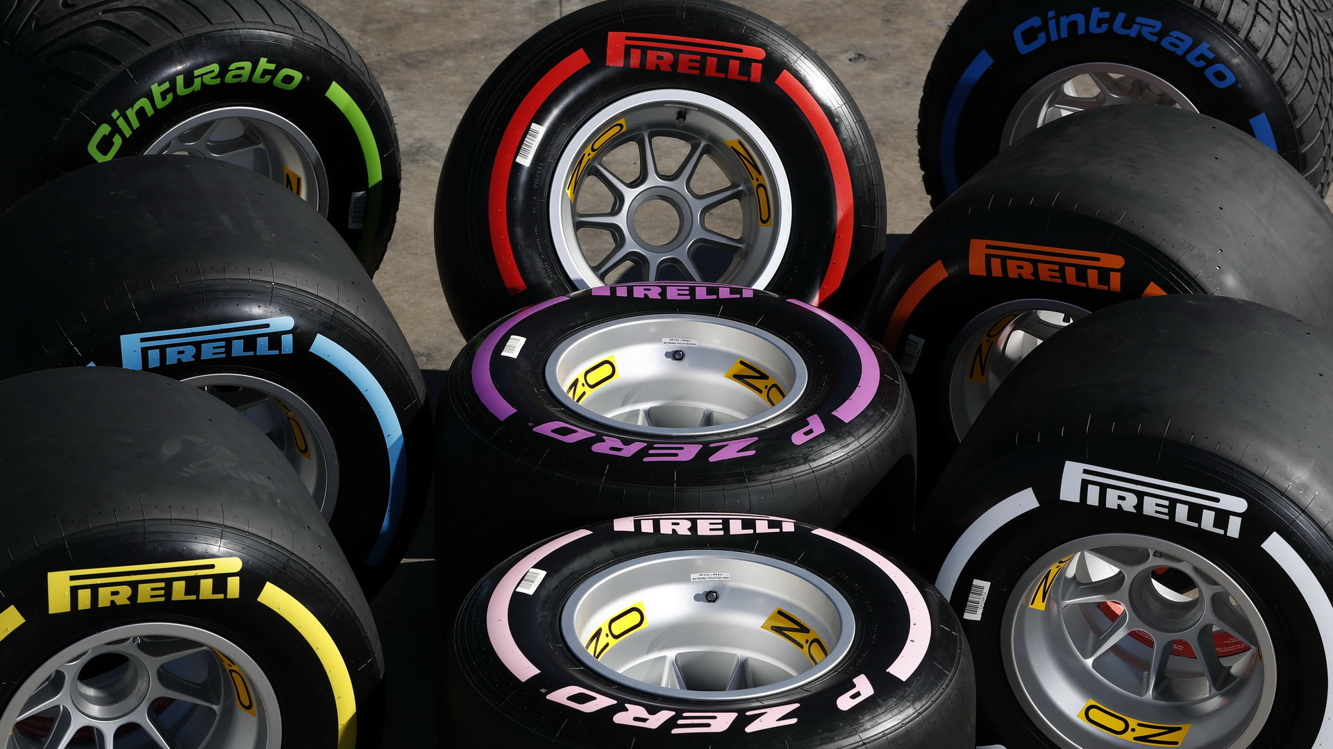Pirelli dodatečně upraví specifikace svých pneumatik pro závody ve Španělsku, ve Francii a ve Velké Británii
