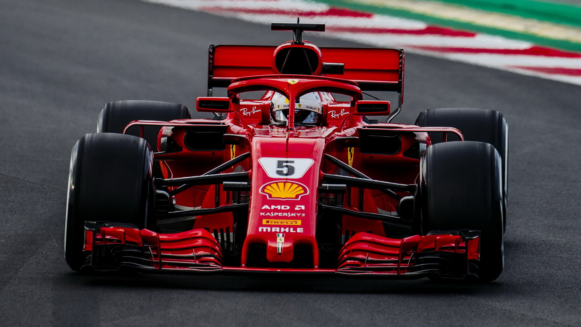 Sebastian Vettel v druhých předsezonních testech v Barceloně