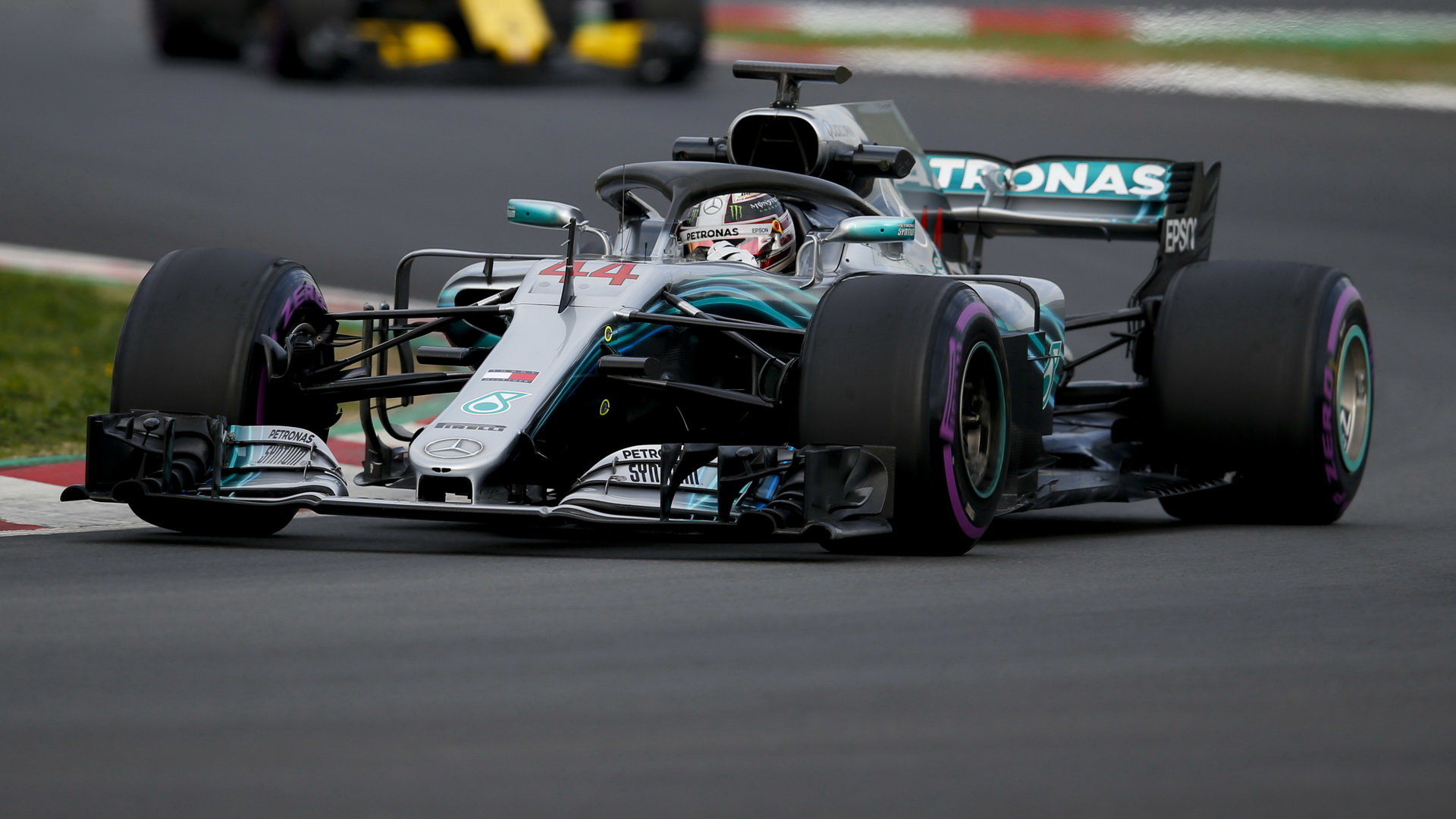 Lewis Hamilton vstupuje do sezóny 2018 výtečně