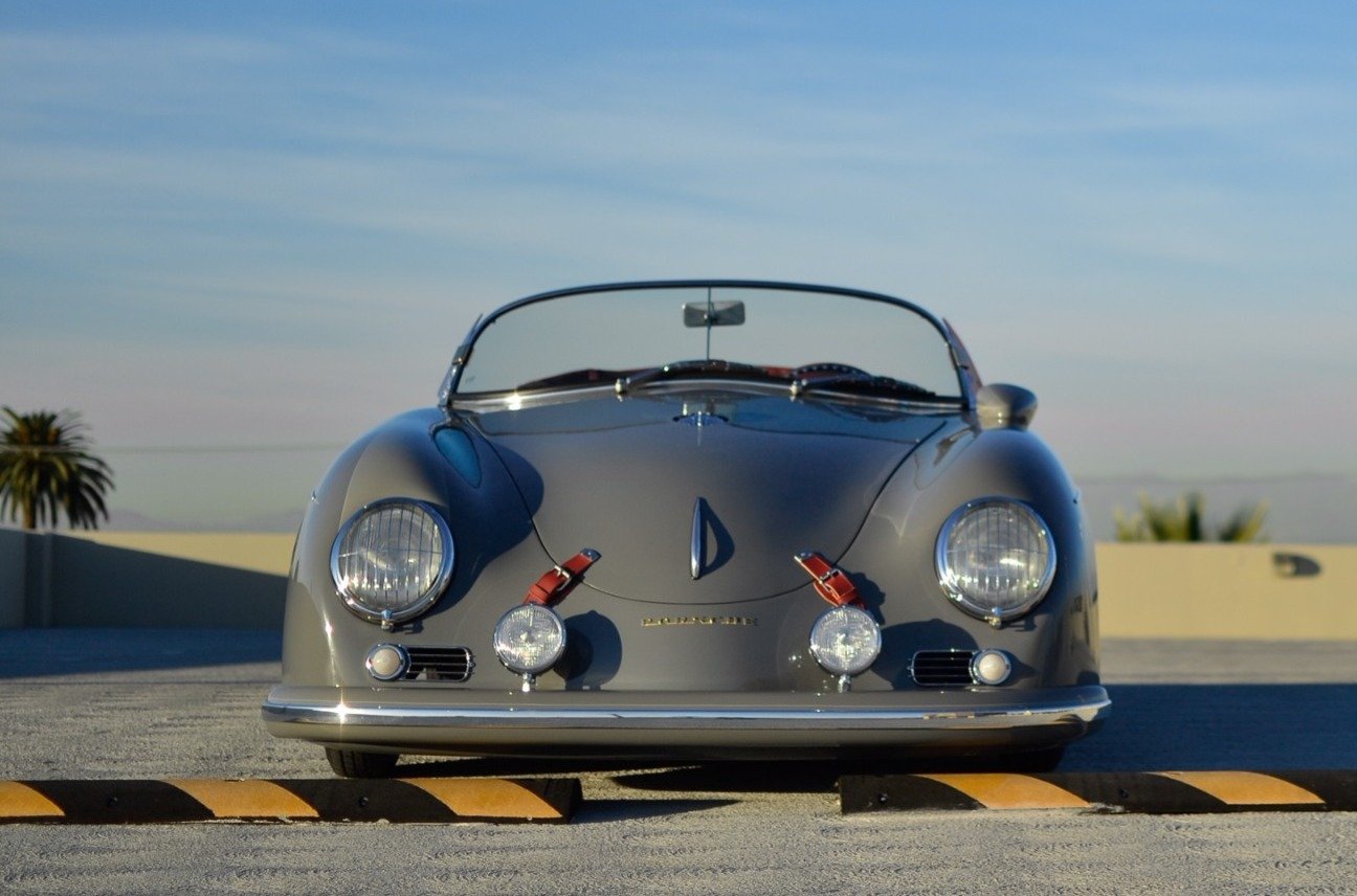 Stylově upravená replika Porsche 356