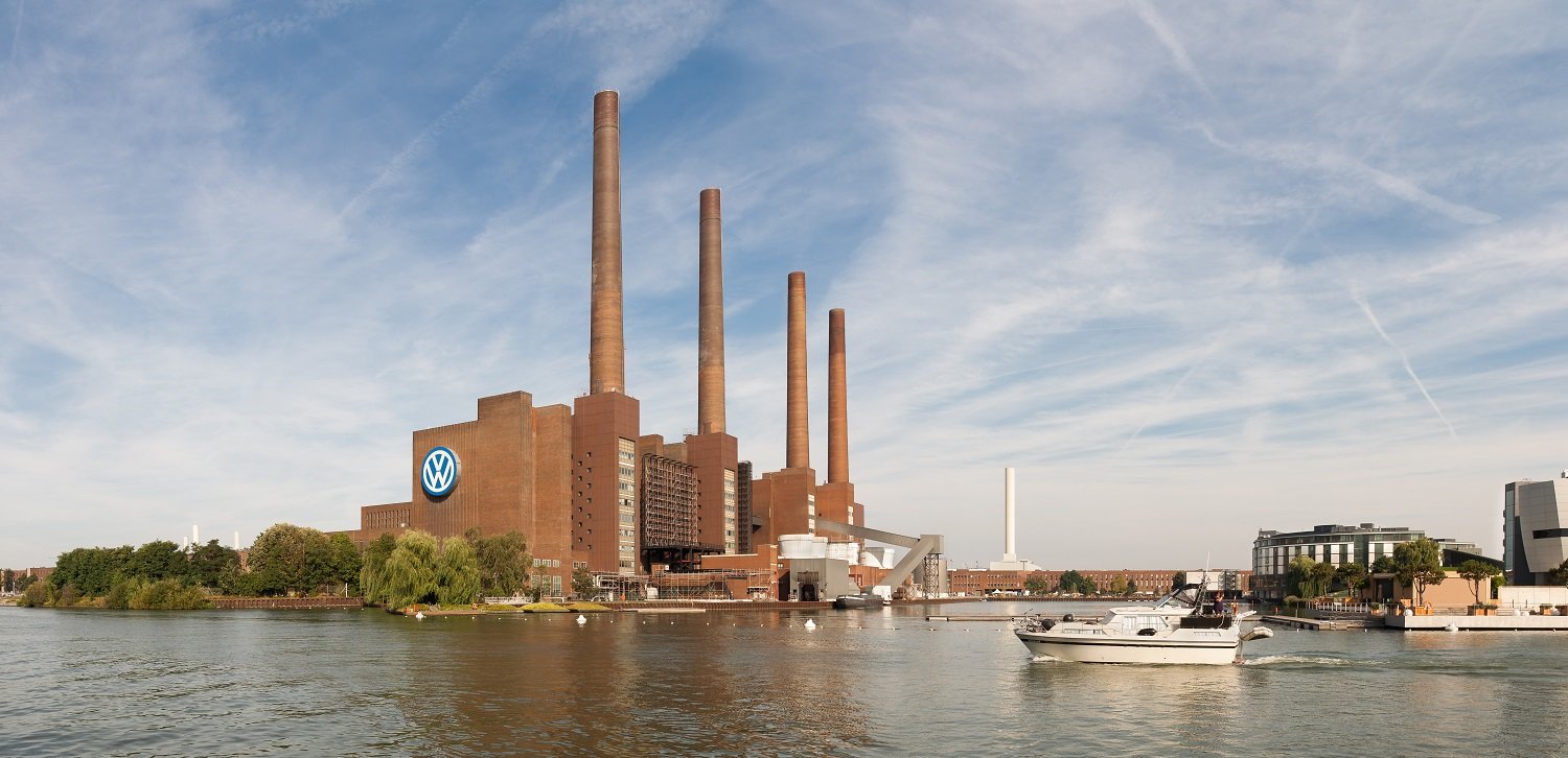 Výrobní hala automobilky Volkswagen ve Wolfsburgu