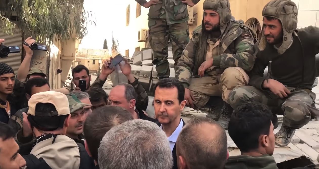 Syrský prezident Bašár al-Asad se vydal na obhlídku fronty v Hondě Accord