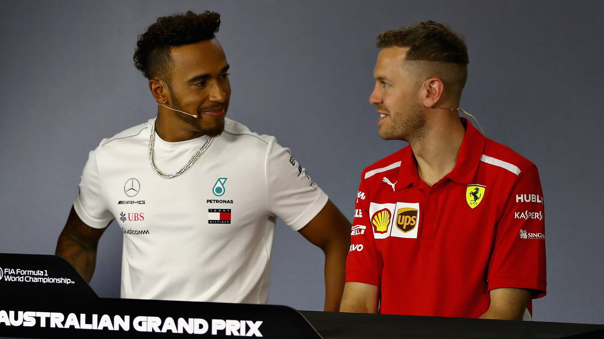 Lewis Hamilton se Sebastianem Vettelem opět bojují o titul