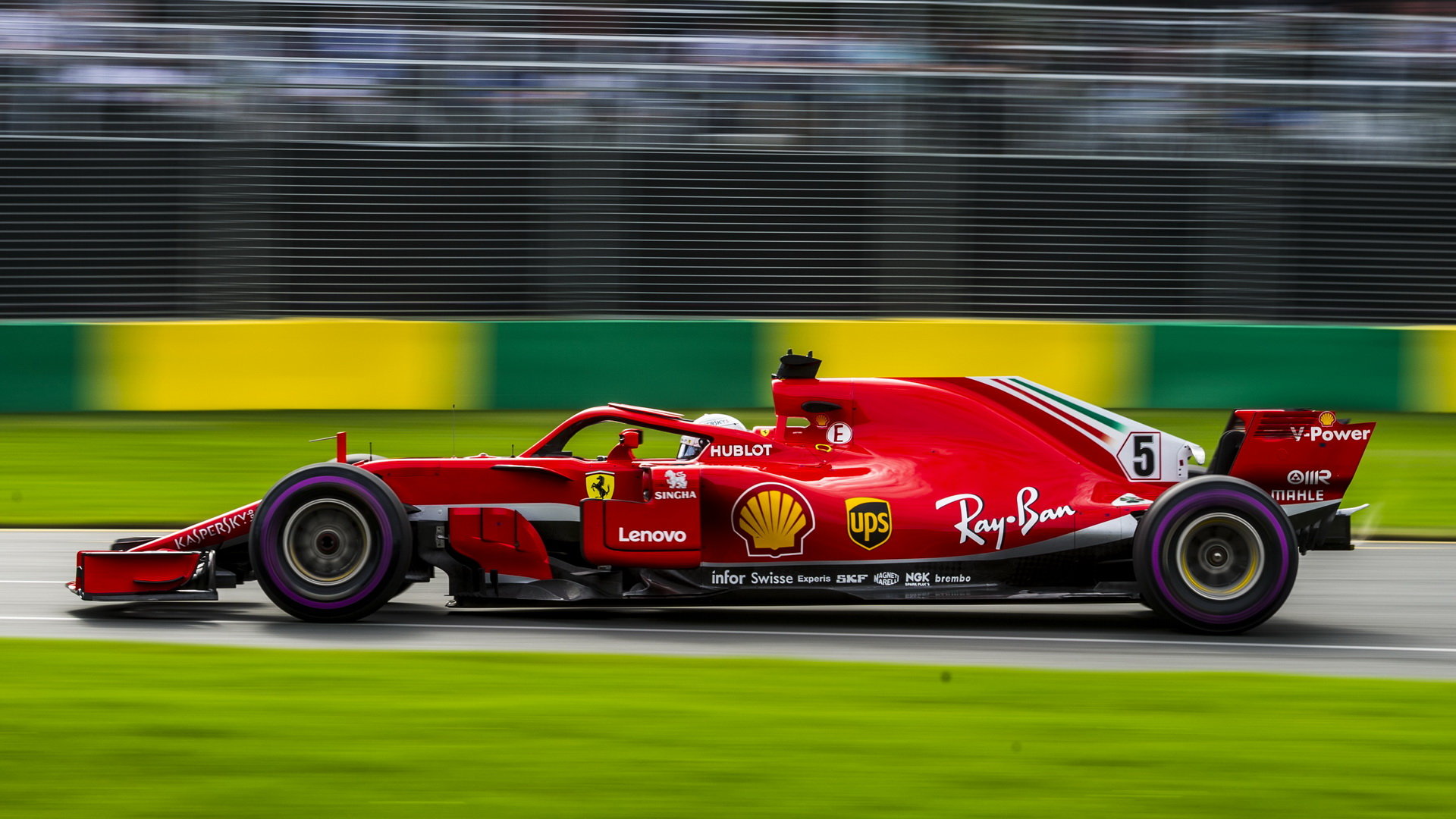 Sebastian Vettel během kvalifikace v Melbourne