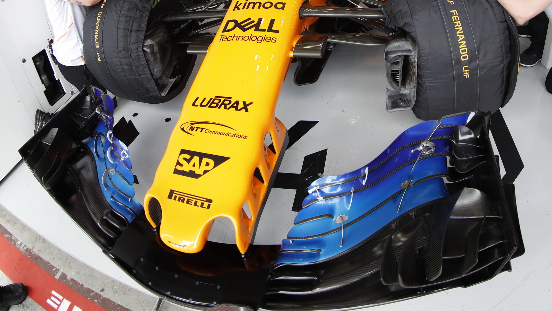 Přední křídlo vozu McLaren v kvalifikaci v Melbourne v Austrálii