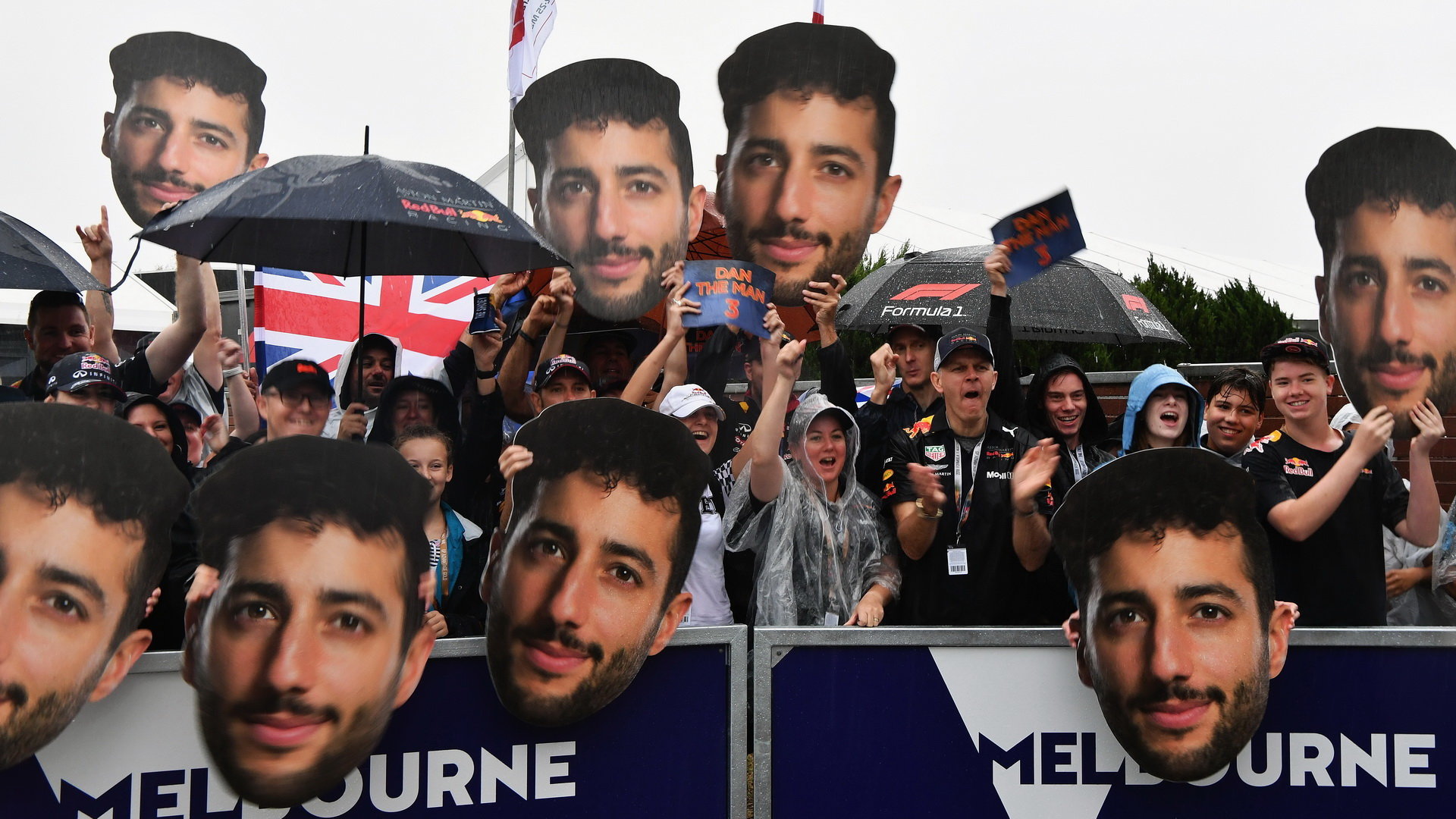 Fanoušci Daniela Ricciarda v Melbourne v Austrálii