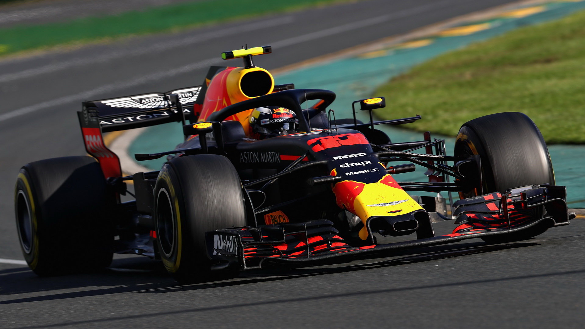 Max Verstappen v závodě v Melbourne v Austrálii