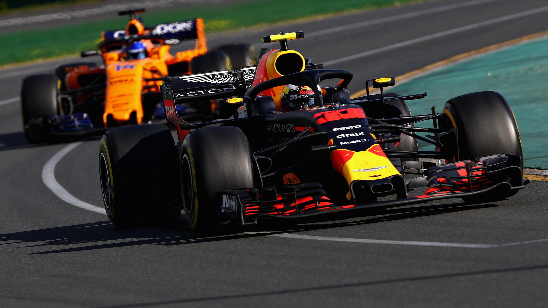 Fernando Alonso v Melbourne těsně za Maxem Verstappenem