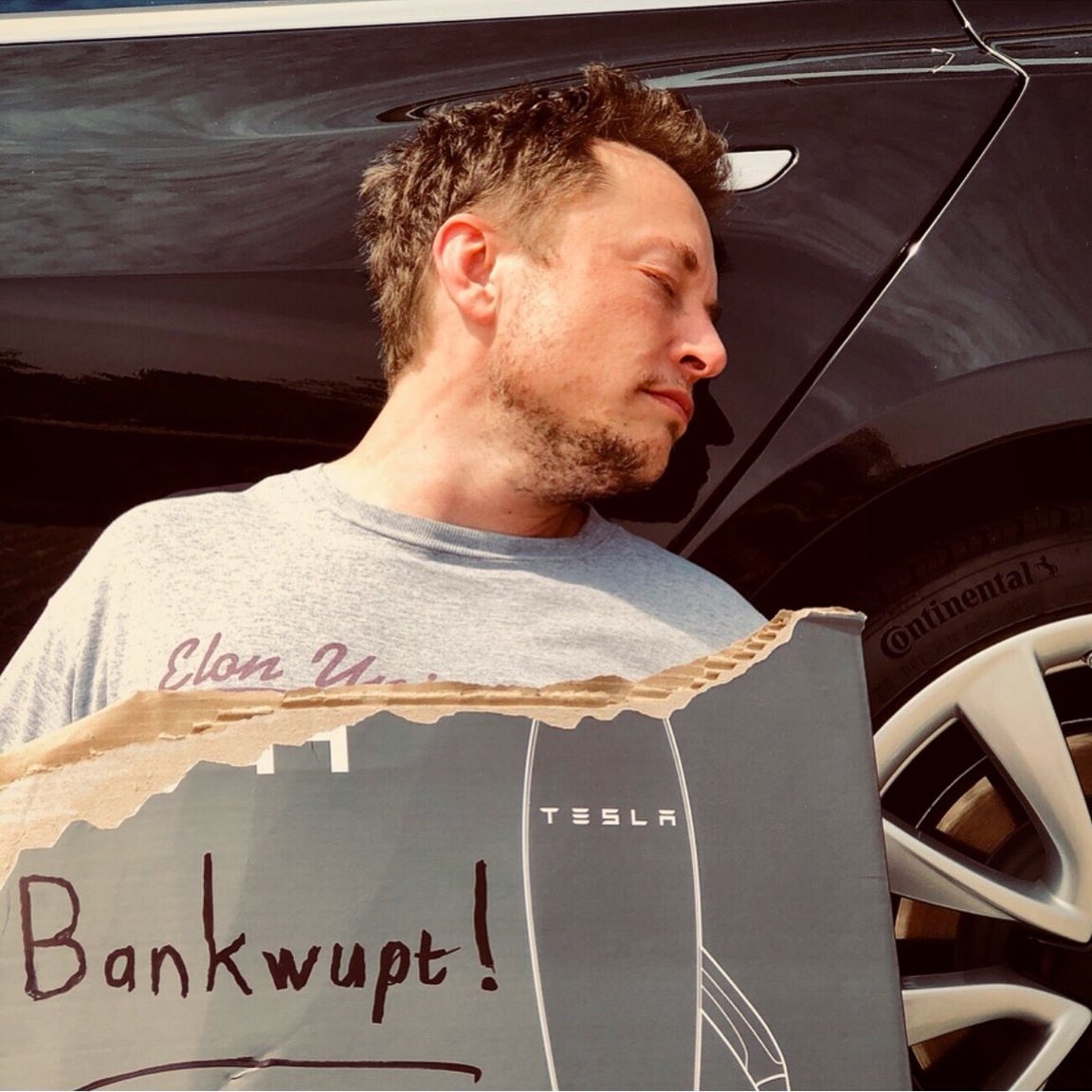 Elon Musk oznámil krach Tesly