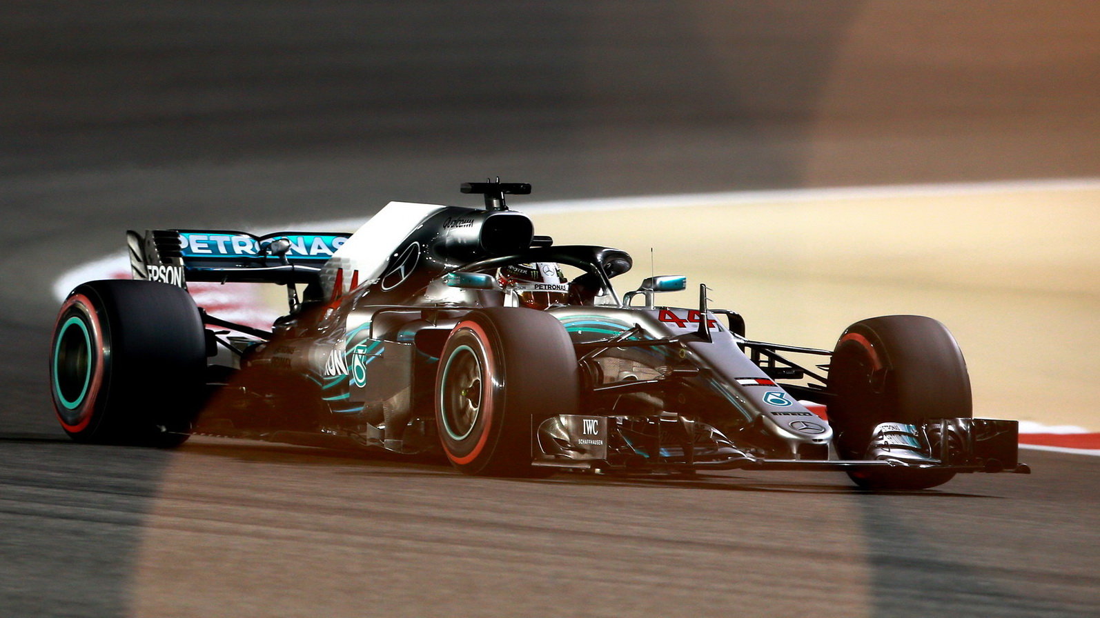 Lewis Hamilton v kvalifikaci v Bahrajnu