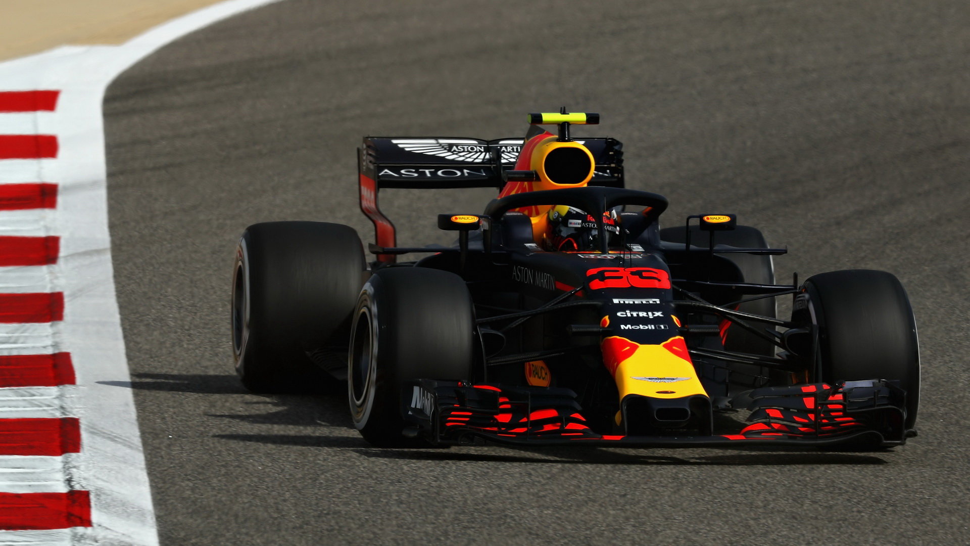 Max Verstappen v kvalifikaci v Bahrajnu