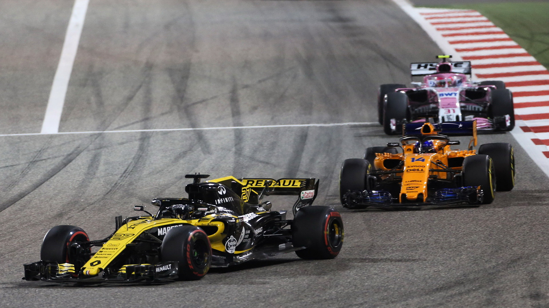 Loni Renault až do konce bojoval o třetí místo v šampionátu konstruktérů