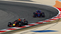 Daniel Ricciardo a Brendon Hartley v kvalifikaci v Bahrajnu