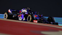 Brendon Hartley v závodě v Bahrajnu