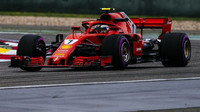 Kimi Räikkönen s Ferrari SF71H v Číně