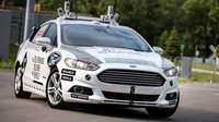 Společnost Domino's využívá k doručování pizzy autonomní vozidla Ford Fusion