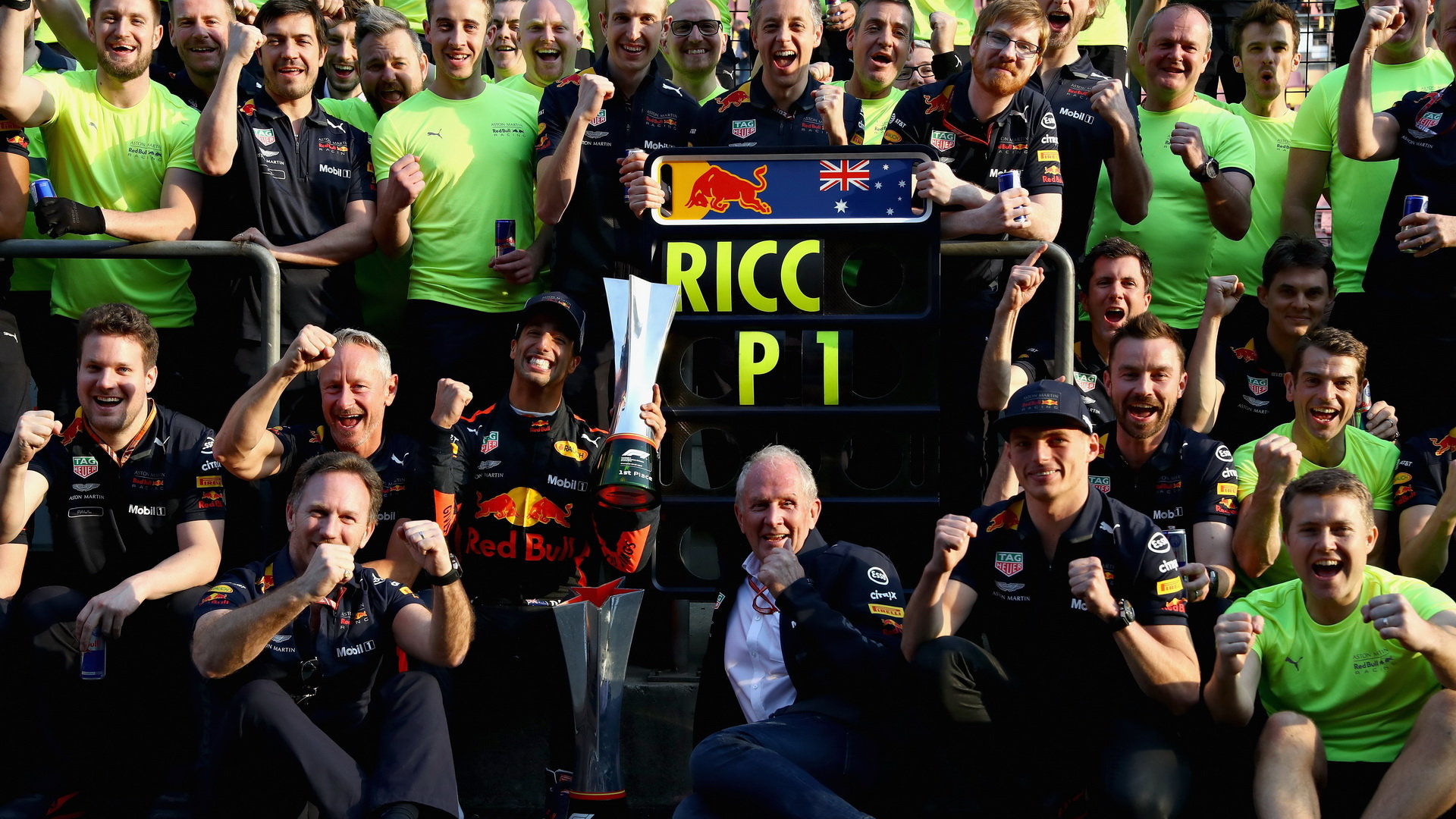 Daniel Ricciardo se velmi těšil se svým týmem z vítězství v závodě v Číně