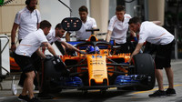 Fernando Alonso v tréninku v Bahrajnu