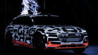 Prototyp Audi e-tron dostal několik zásahů bleskem