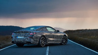 Nové BMW řady 8 během testování ve Walesu