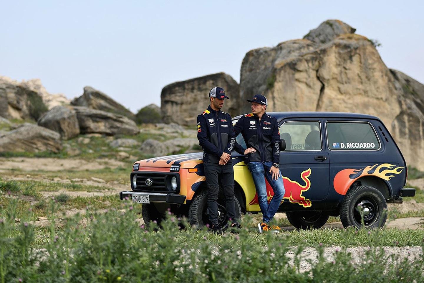 Hvězdy závodní stáje Red Bull si vyzkoušeli závody v Ladě Niva
