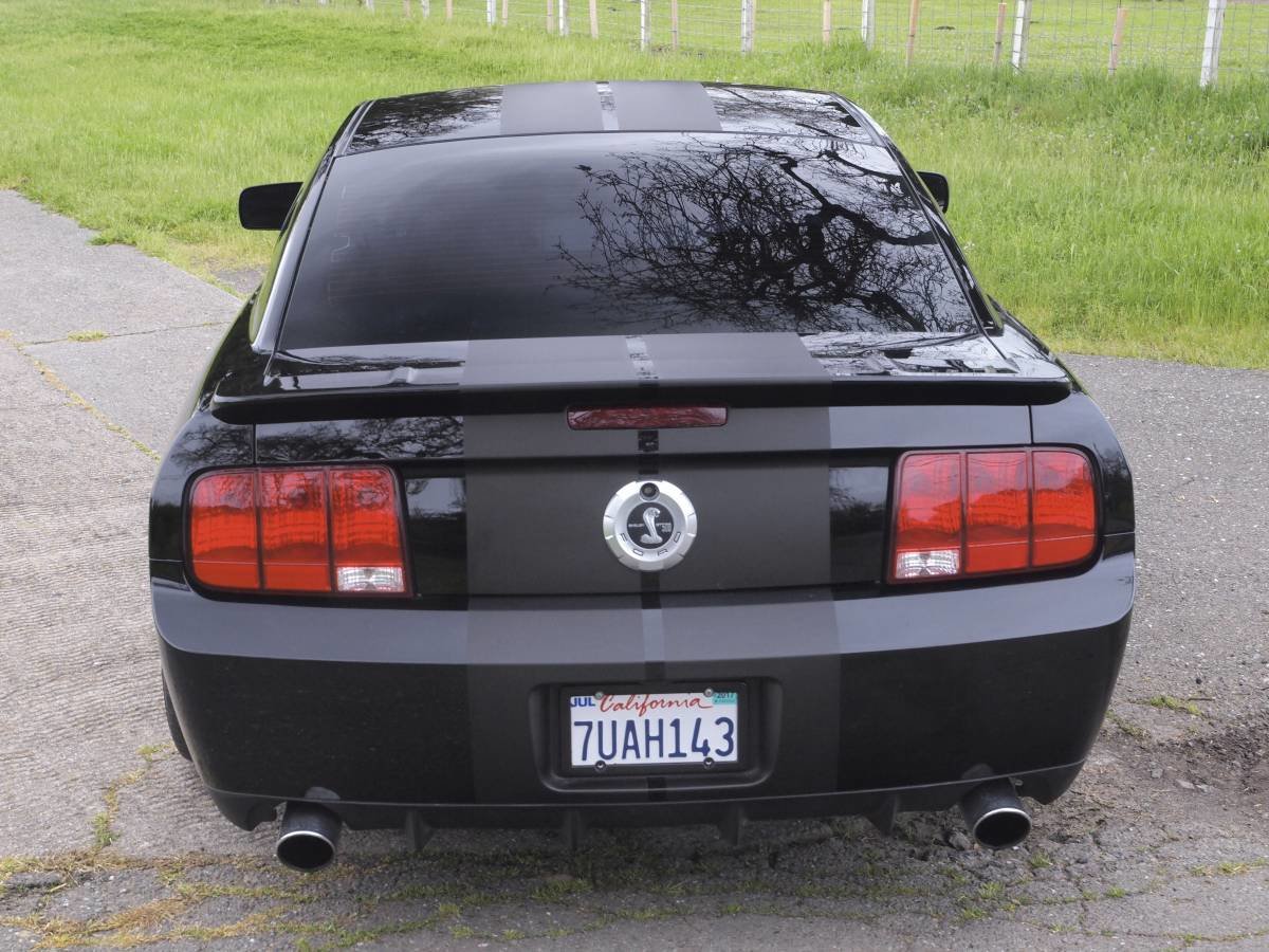 Ford Mustang GT upravený do podoby Shelby GT500KR, který měl být použit během natáčení seriálu Knight Rider - Legenda se vrací