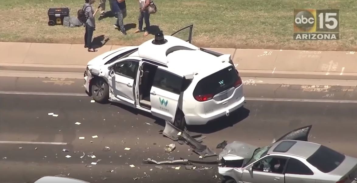 Autonomní vozidlo společnosti Waymo se stalo účastníkem dopravní nehody