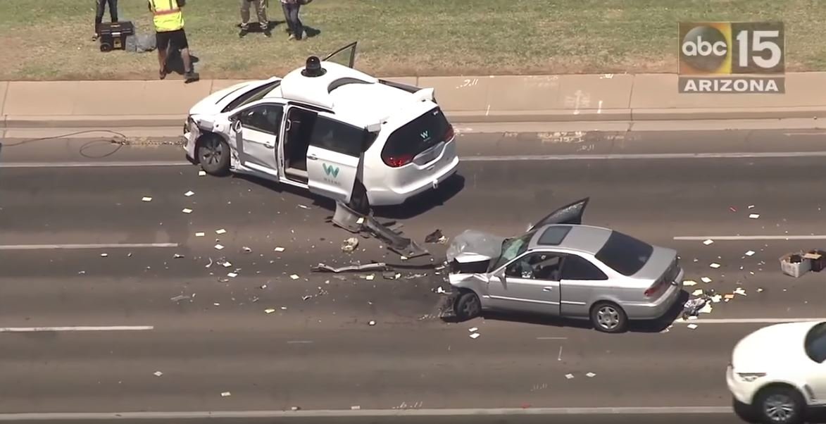 Autonomní vozidlo společnosti Waymo se stalo účastníkem dopravní nehody