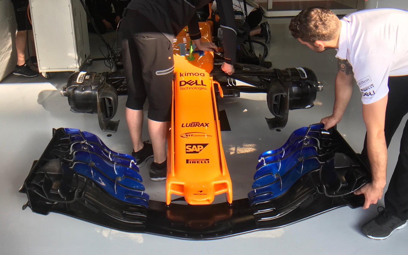 McLaren v Barceloně nasadil nové přední křídlo s novým nosem, výkonnostně si tím na chvíli polepšil