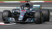 Lewis Hamilton v tréninku ve Španělsku