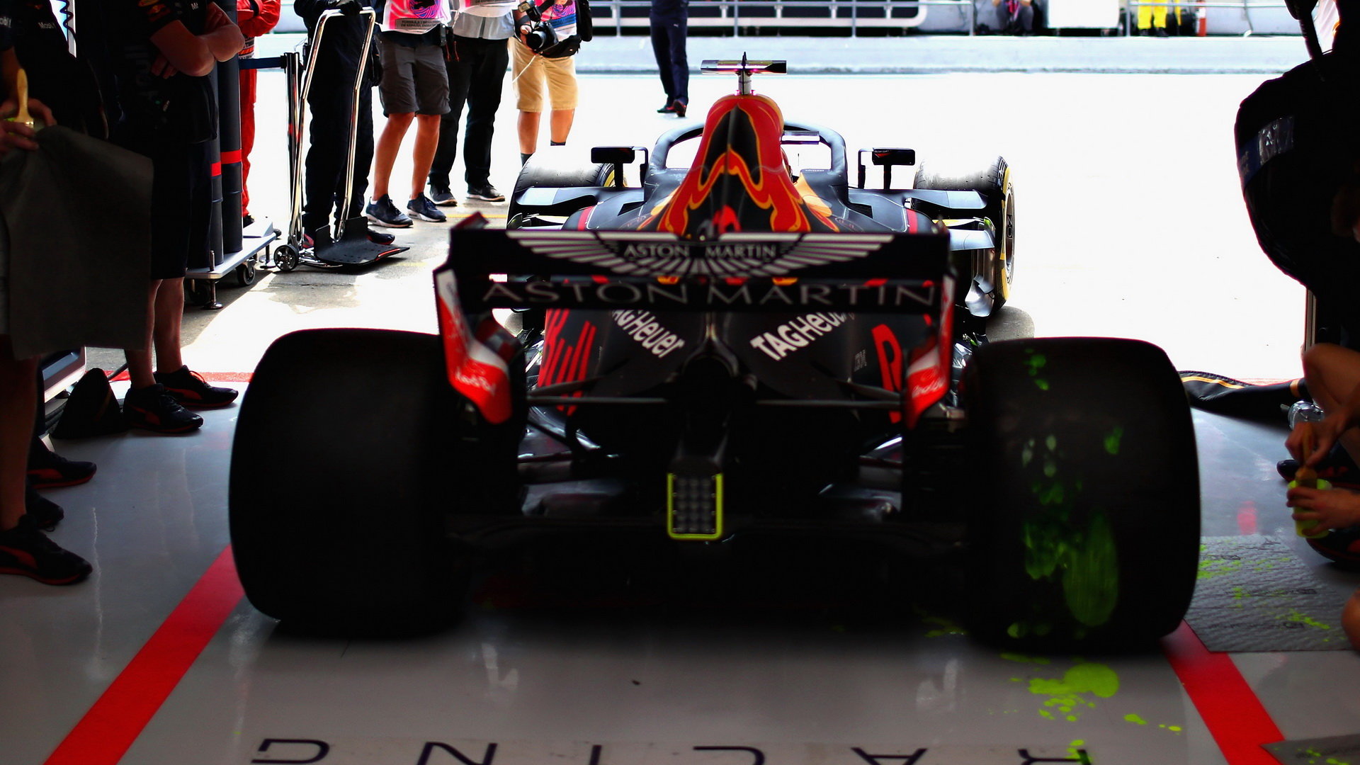 Daniel Ricciardo a Flow-vis v tréninku ve Španělsku